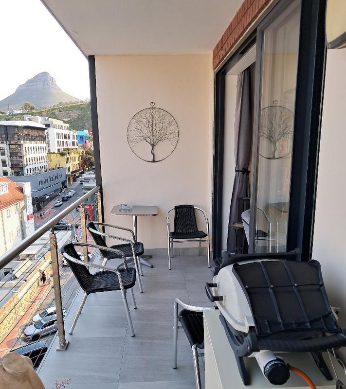 To Let 2 Bedroom Property for Rent in Green Point Western Cape